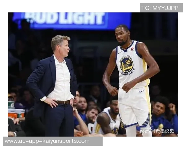 邓利维谈球队阵容期待科尔库里追梦巴特勒助力新赛季 邓利维谈球队阵容期待科尔库里追梦巴特勒助力新赛季