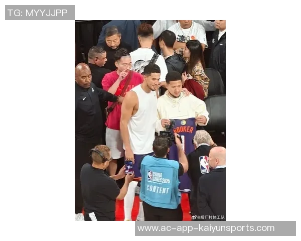 布克谈中国之行无时差反应球队节奏明显加快提升表现 布克谈中国之行无时差反应球队节奏明显加快提升表现