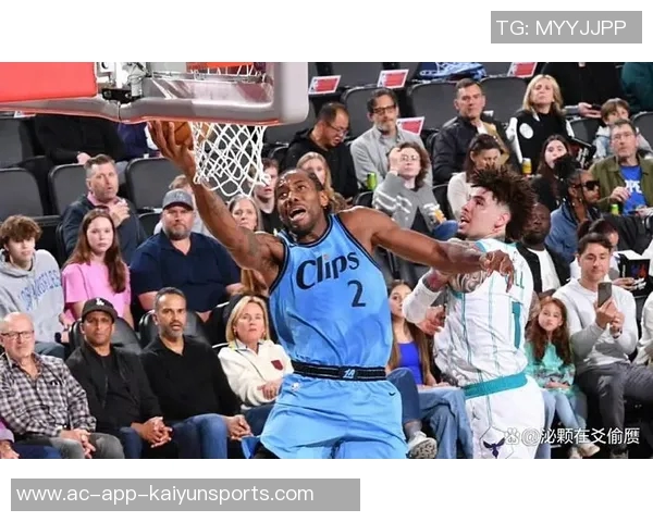 小卡称科林斯打四号位能对抗更高大球员我们每个位置的球员体型都很出色 小卡称科林斯打四号位能对抗更高大球员我们每个位置的球员体型都很出色