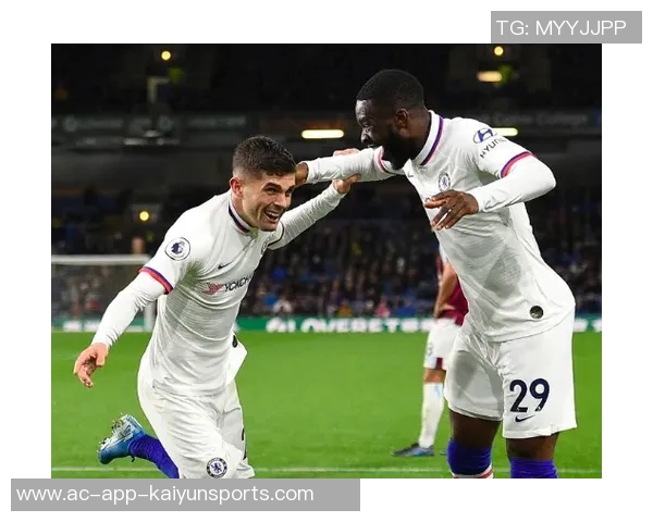 新星崛起康克尼佩尔打破三分球历史纪录引发热议 新星崛起康克尼佩尔打破三分球历史纪录引发热议