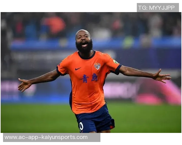 李新翔精彩穿裆过人后推射远角破门助海港4-2领先海牛