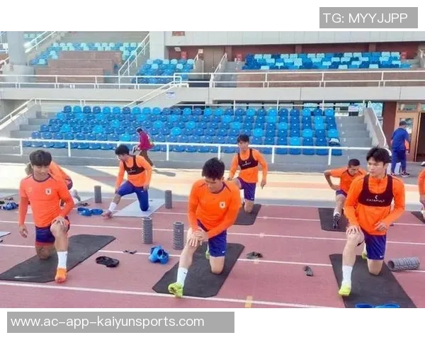 鲁媒报道依木兰与陈泽仕参加训练有望在本赛季中超首秀展现实力